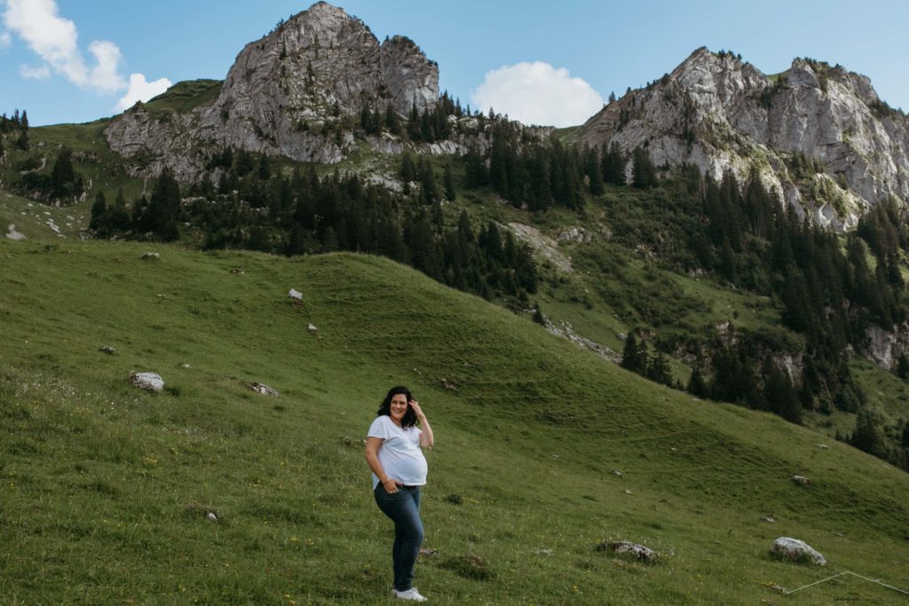 vanessa amiot photographe- photographe thonon -photographie de grossesse en montagne